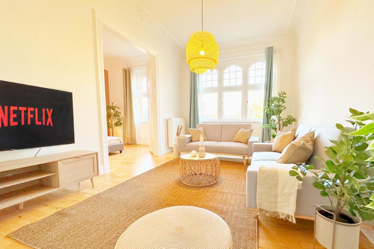 120Qm Denkmal Apartment In Krefeld Mit Stuck Und Balkon - Beuys Apartments - Крефелд Екстериор снимка