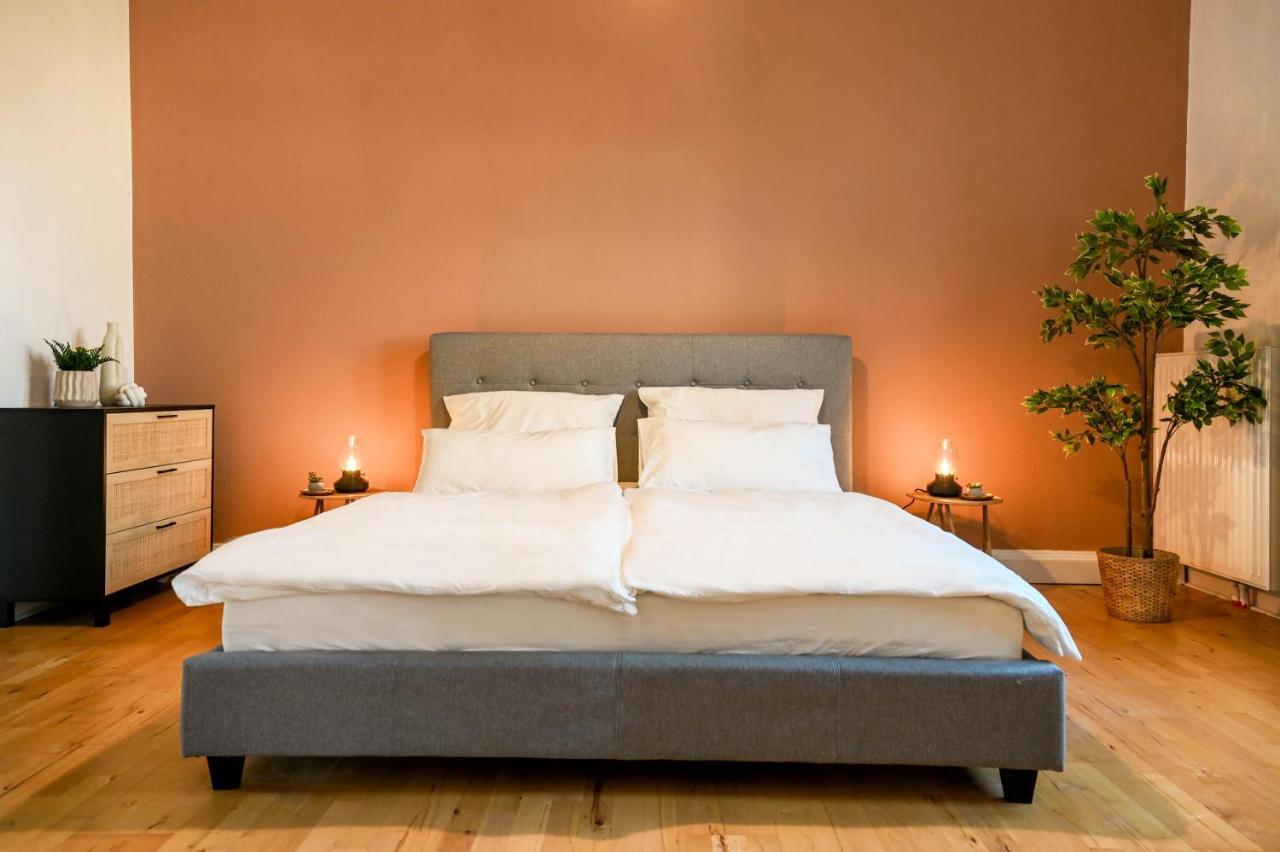 120Qm Denkmal Apartment In Krefeld Mit Stuck Und Balkon - Beuys Apartments - Крефелд Екстериор снимка